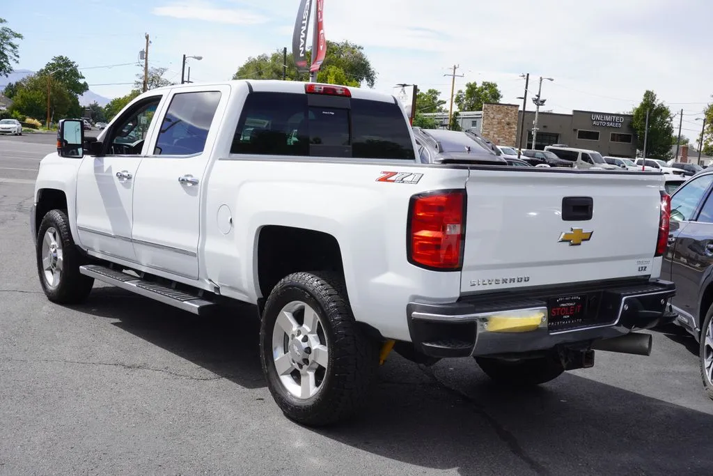 Chevrolet Silverado photo 16