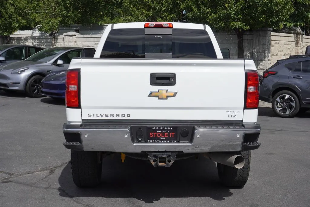 Chevrolet Silverado photo 19
