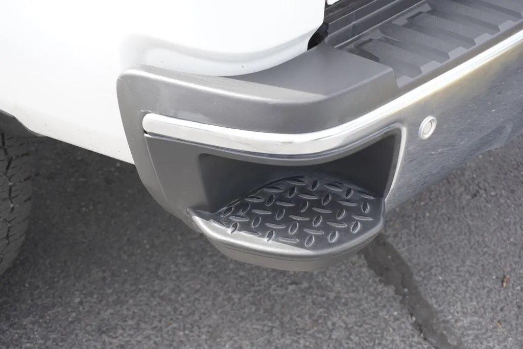 Chevrolet Silverado photo 13