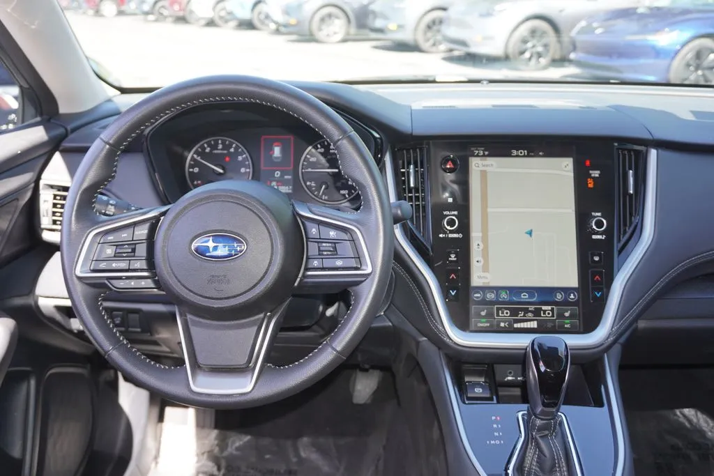 Subaru Outback photo 2