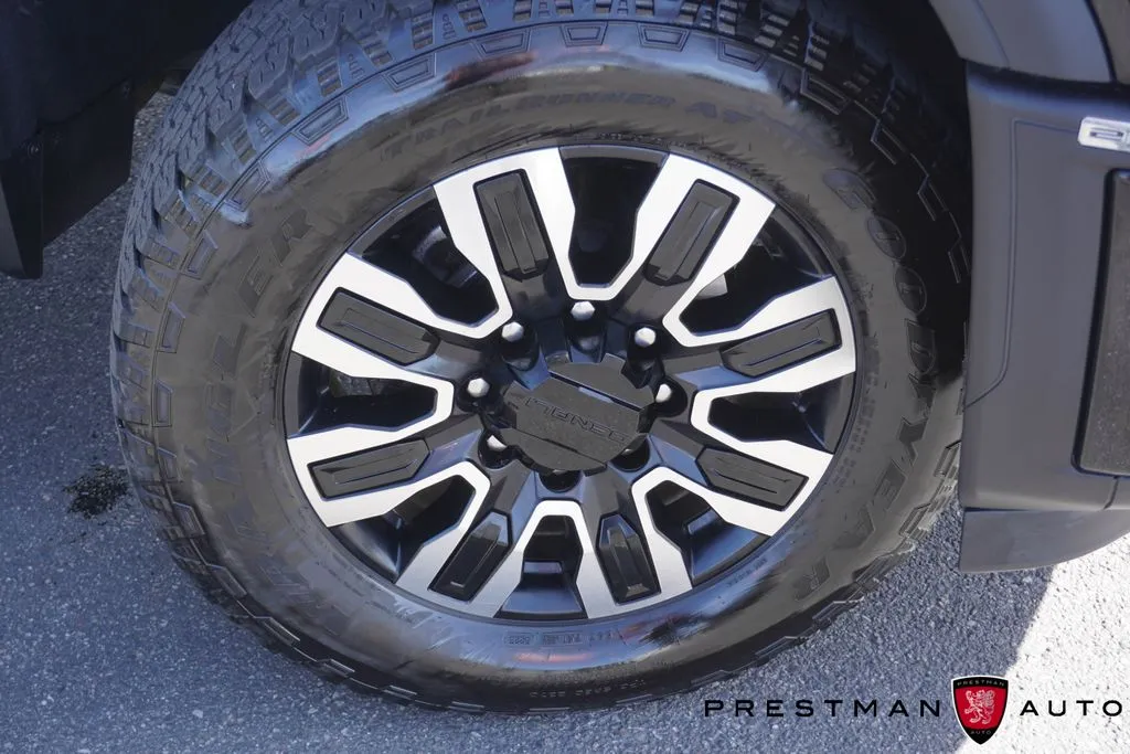 GMC Sierra photo 11