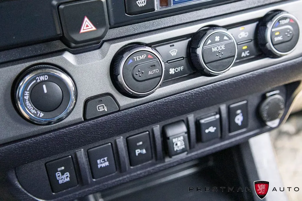 Toyota Tacoma photo 36
