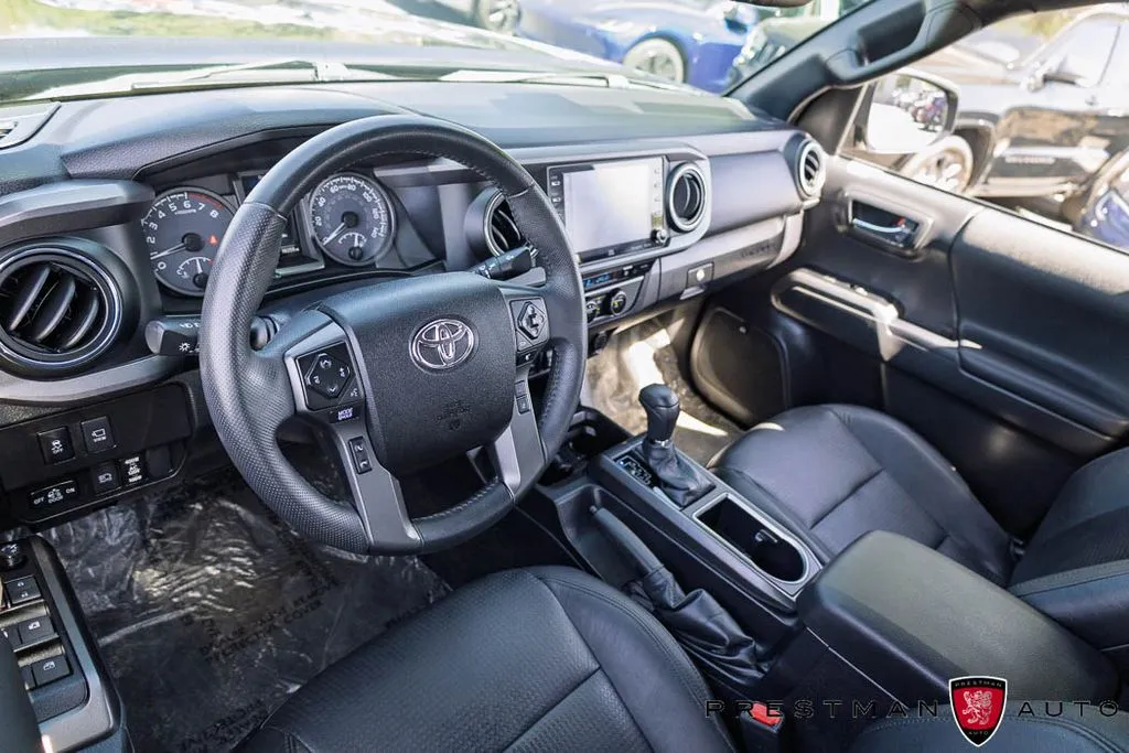 Toyota Tacoma photo 24