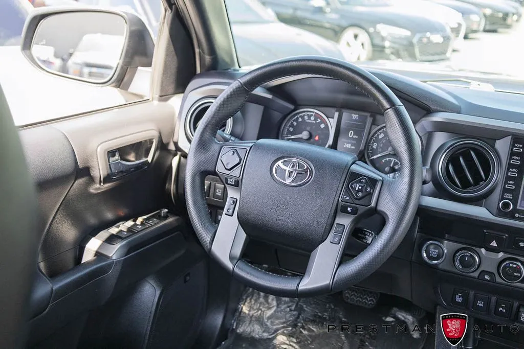 Toyota Tacoma photo 40