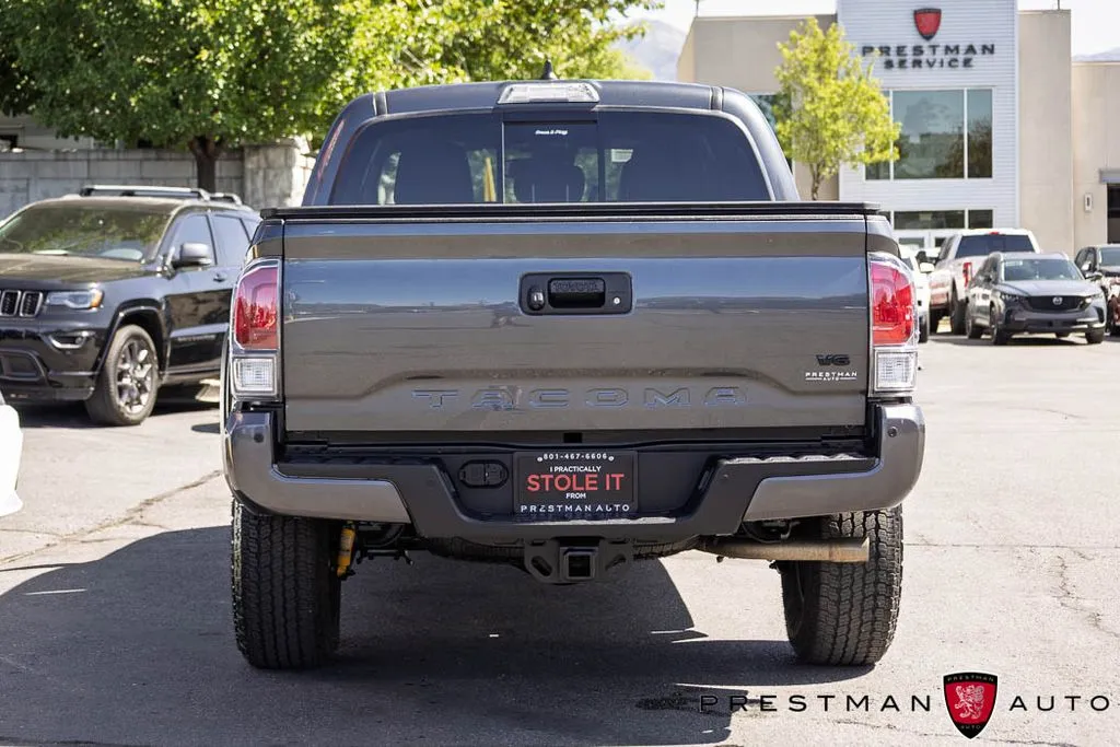 Toyota Tacoma photo 21