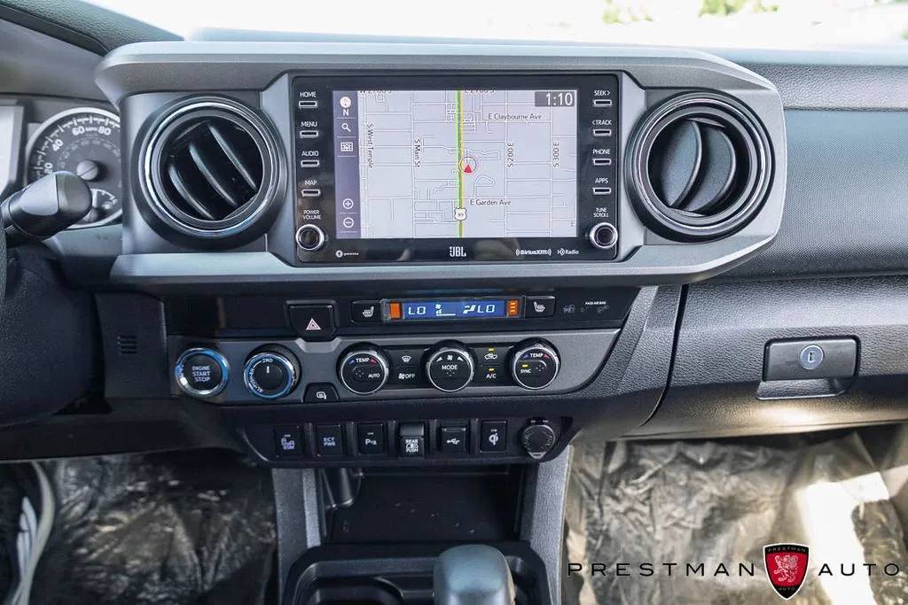 Toyota Tacoma photo 32