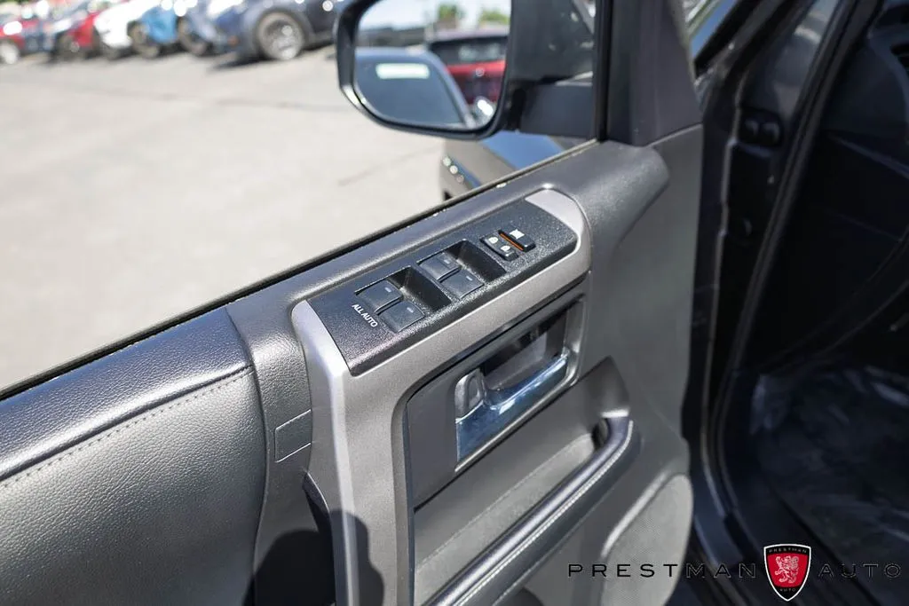 Toyota 4Runner photo 28