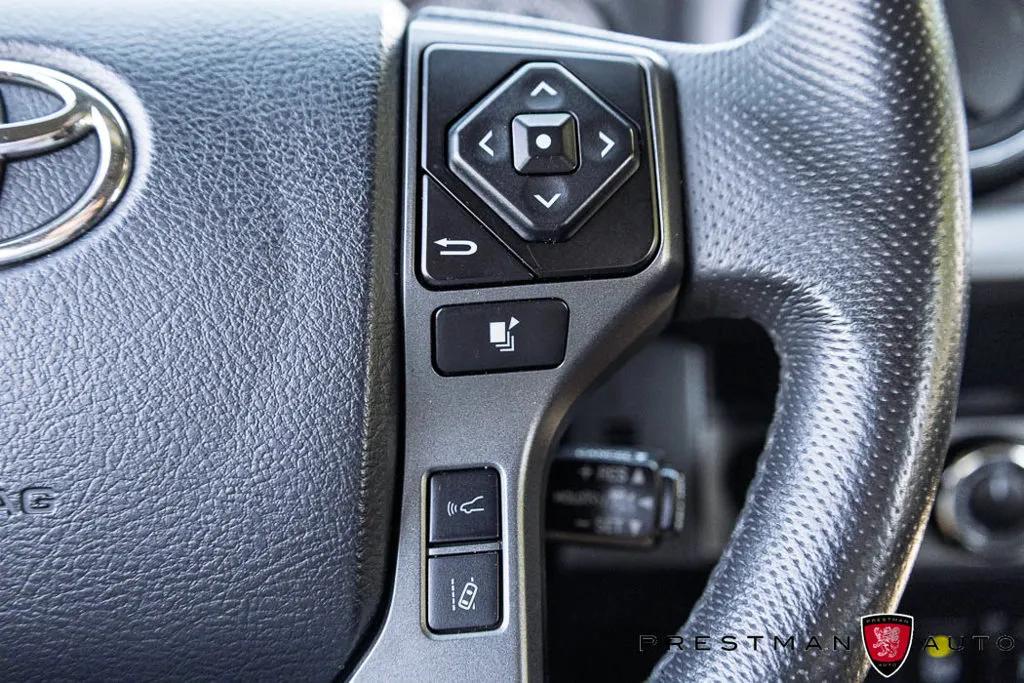 Toyota Tacoma photo 36
