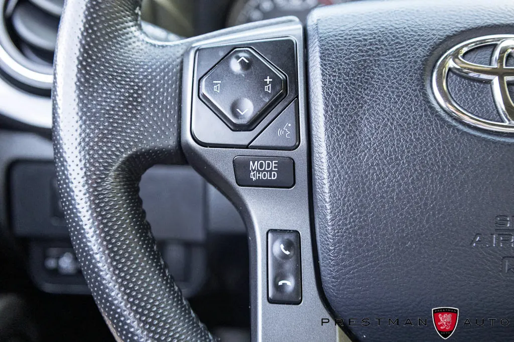 Toyota Tacoma photo 35