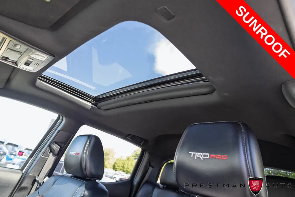 Toyota Tacoma photo 16