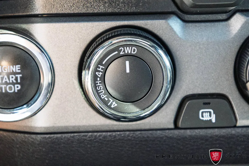 Toyota Tacoma photo 17