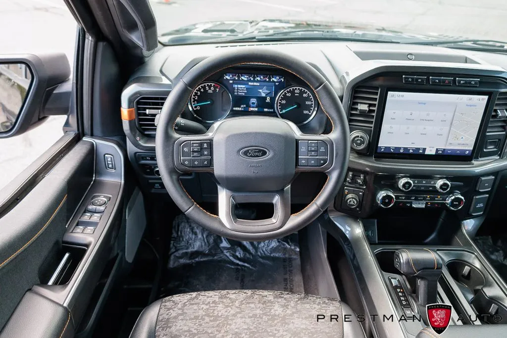 Ford F-150 photo 2