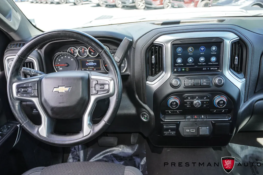 Chevrolet Silverado photo 2