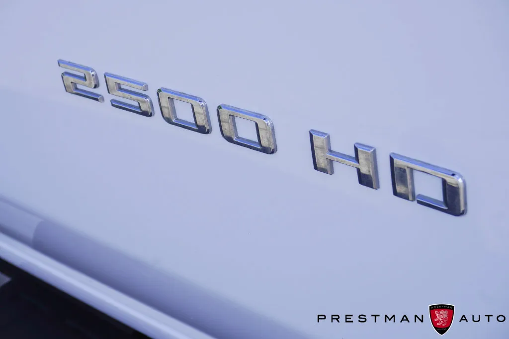 Chevrolet Silverado photo 8