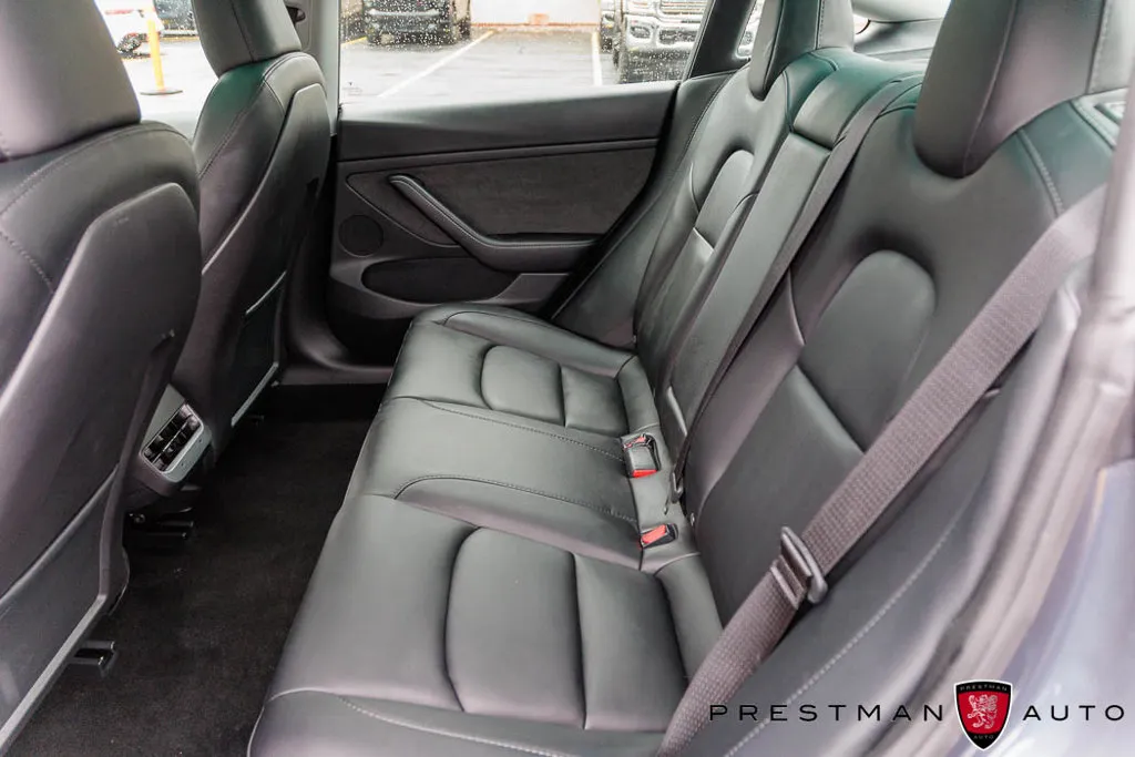 Tesla Model 3 photo 36