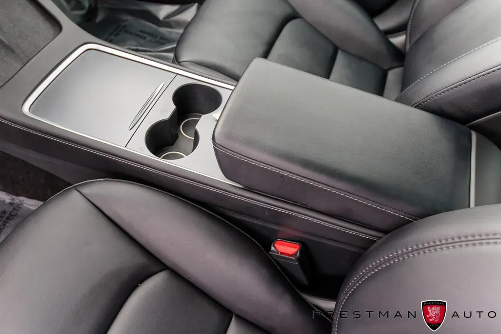 Tesla Model 3 photo 32