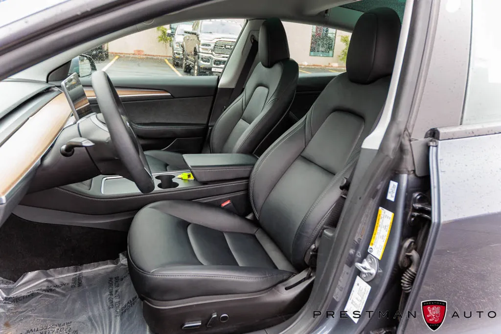 Tesla Model 3 photo 24