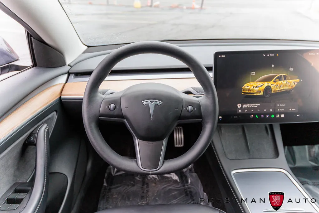 Tesla Model 3 photo 2