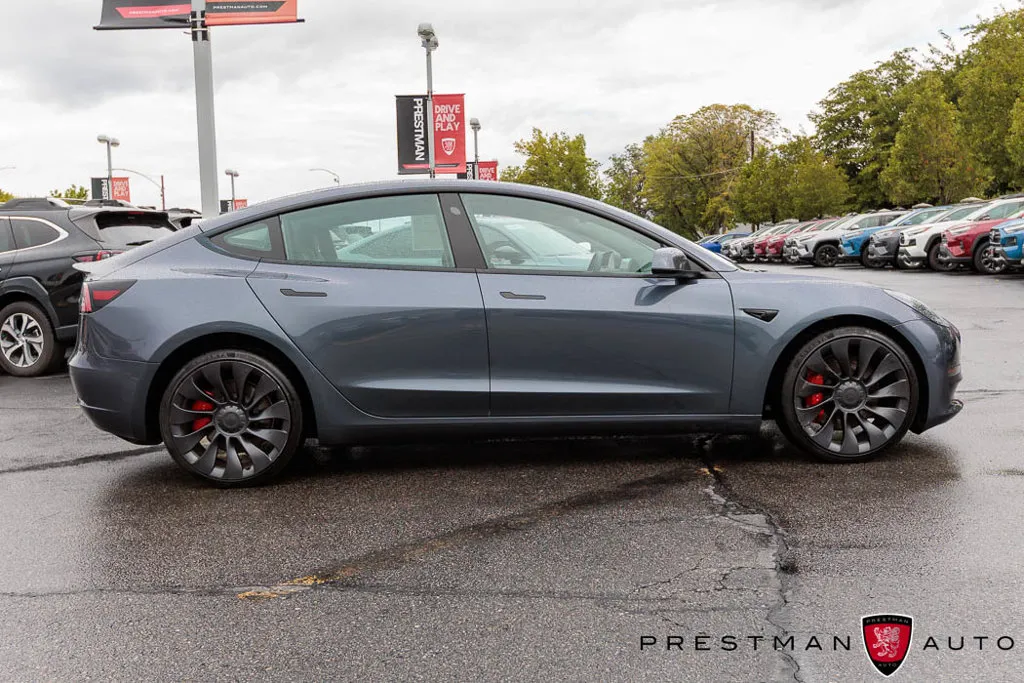 Tesla Model 3 photo 22