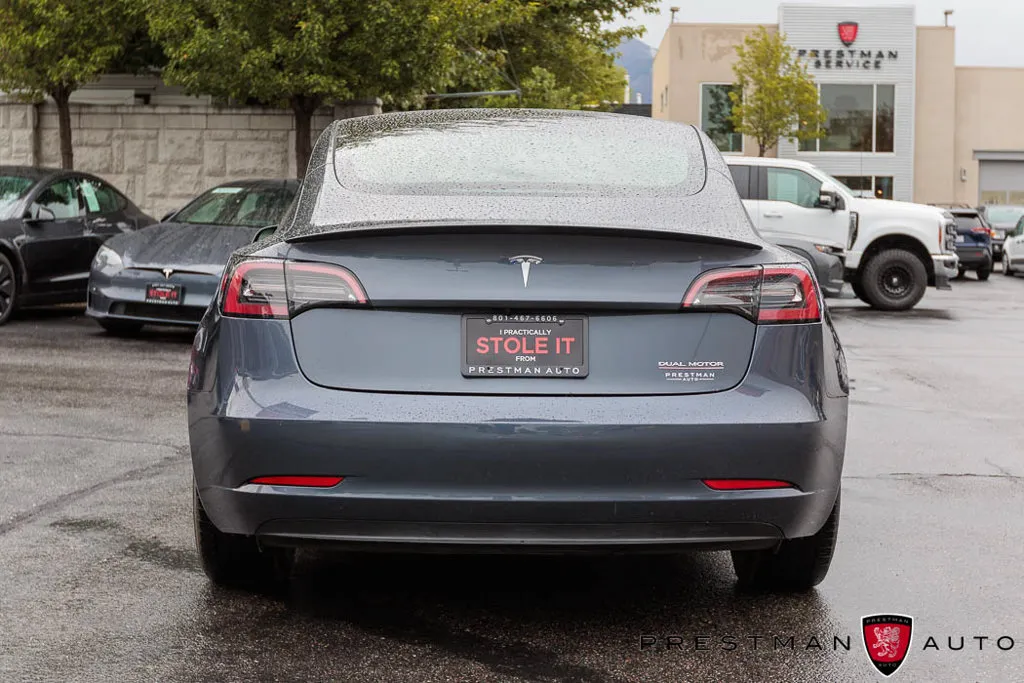 Tesla Model 3 photo 20