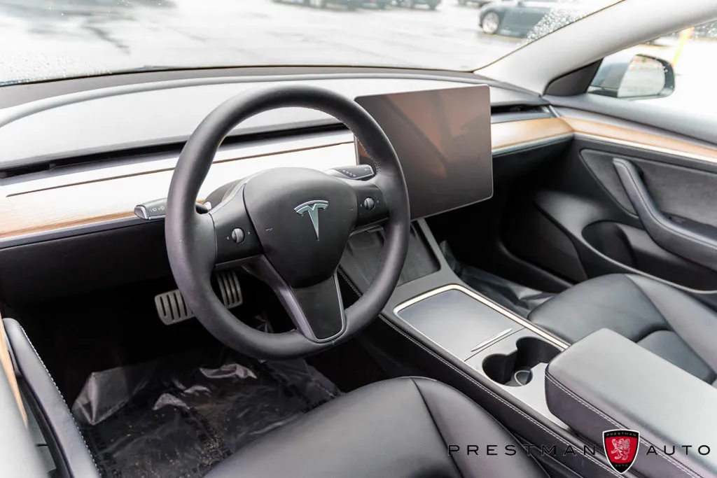 Tesla Model 3 photo 23