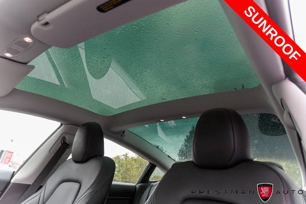 Tesla Model 3 photo 8