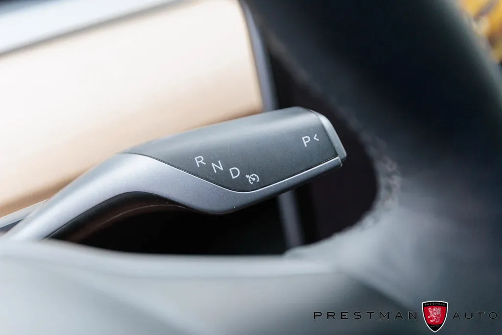 Tesla Model 3 photo 28