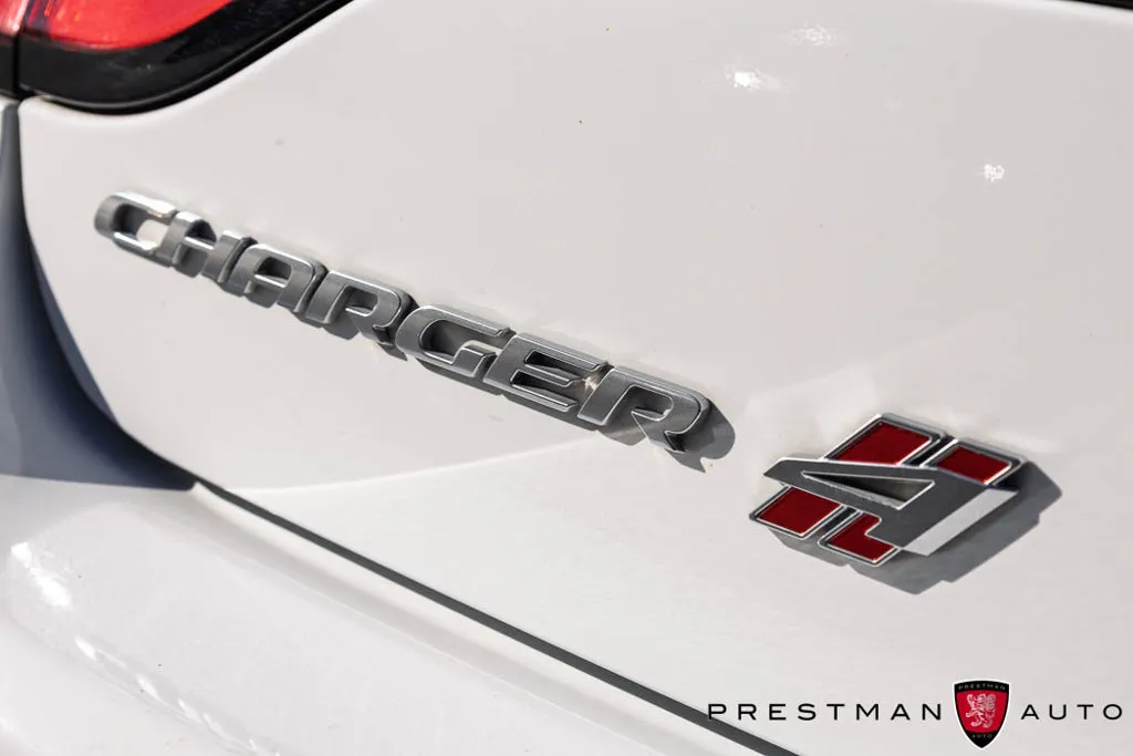 Dodge Charger photo 8