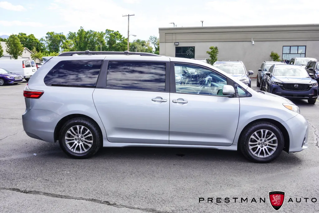Toyota Sienna photo 21