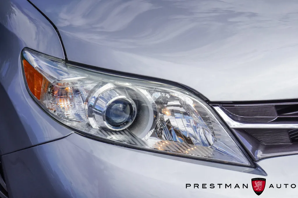 Toyota Sienna photo 13