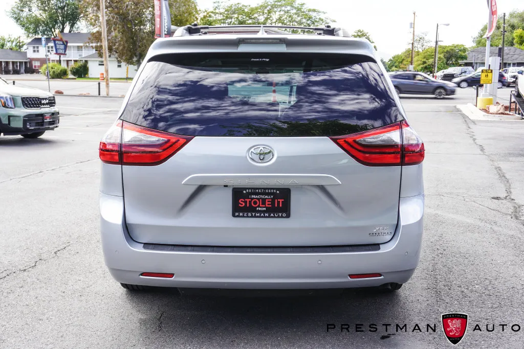 Toyota Sienna photo 19