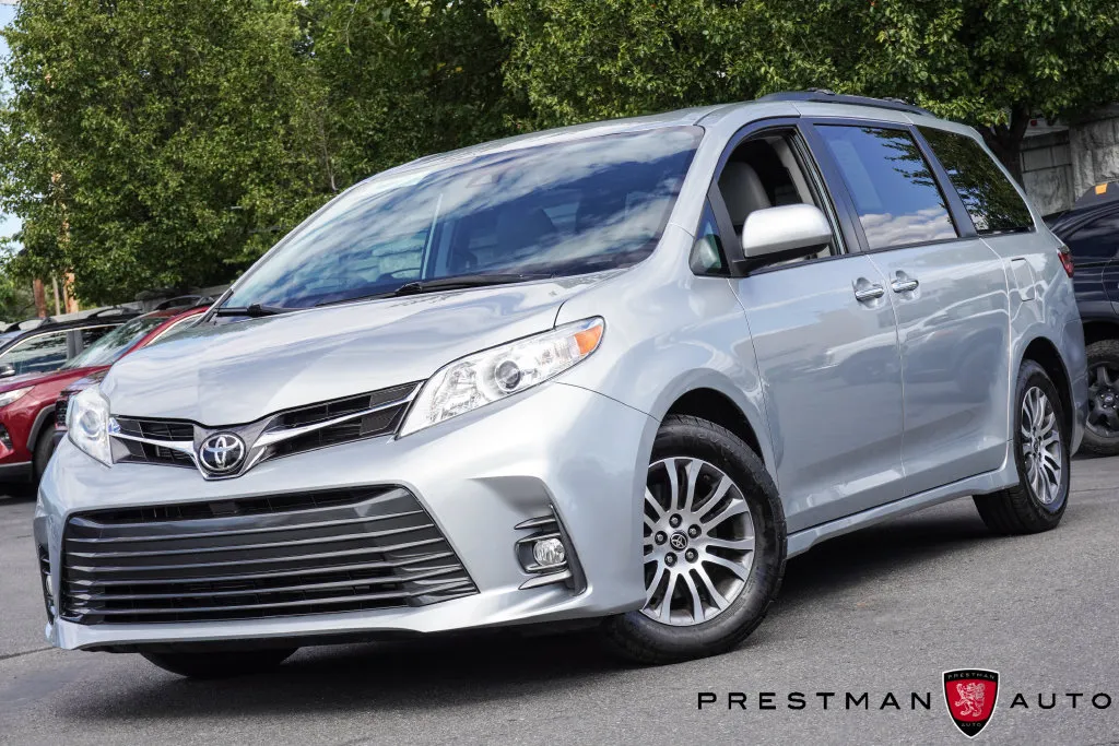Toyota Sienna photo 16