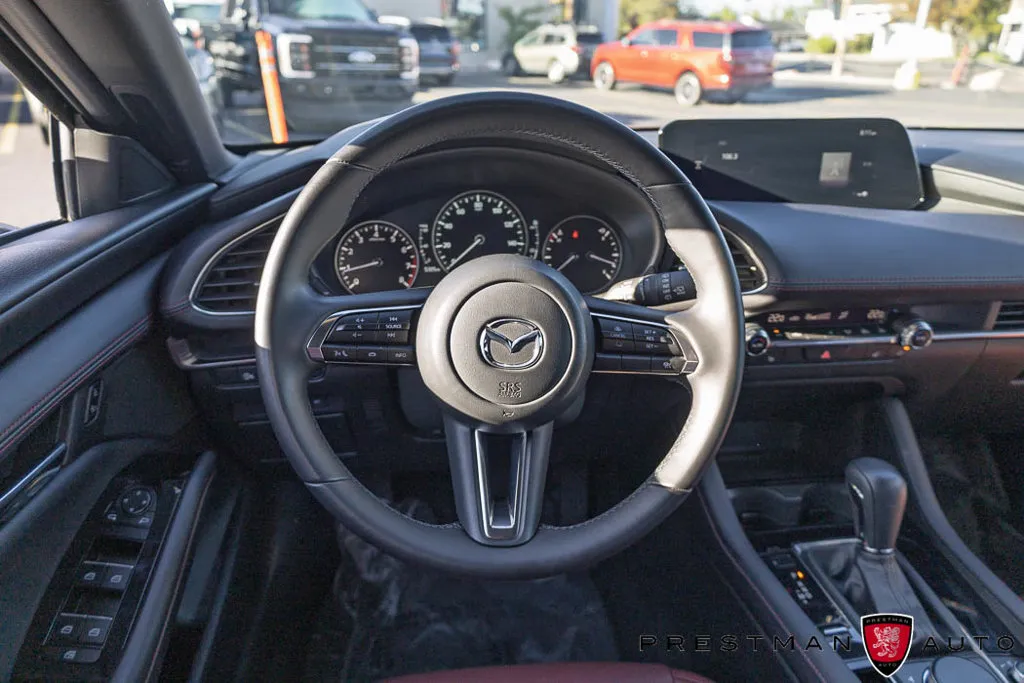Mazda Mazda3 photo 2