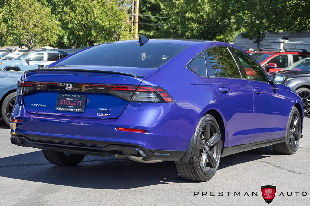 Honda Accord photo 18