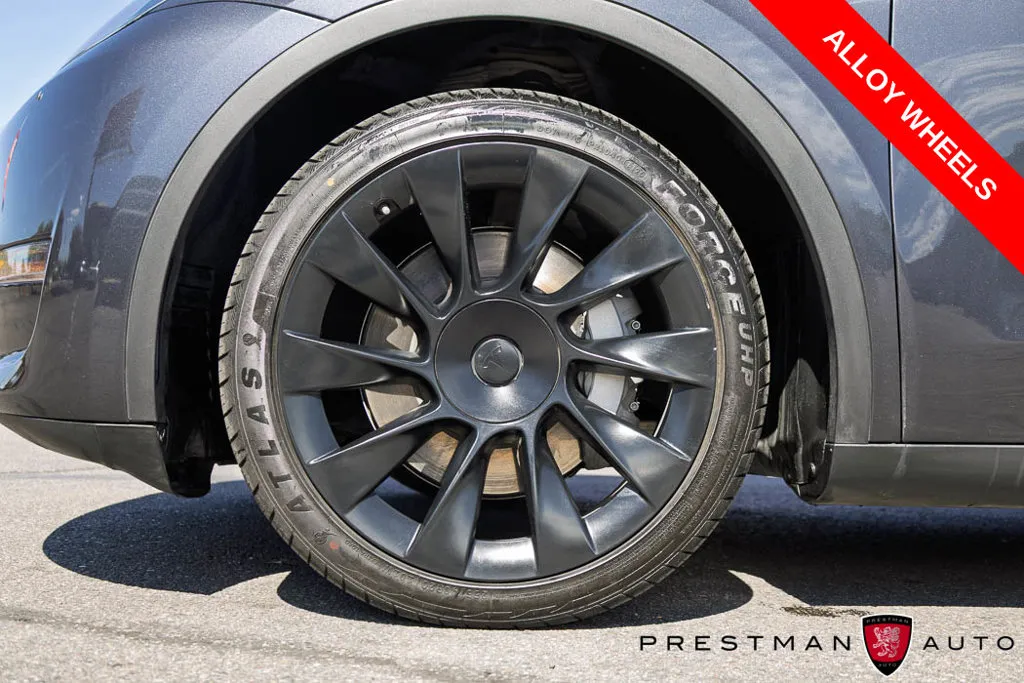 Tesla Model Y photo 12
