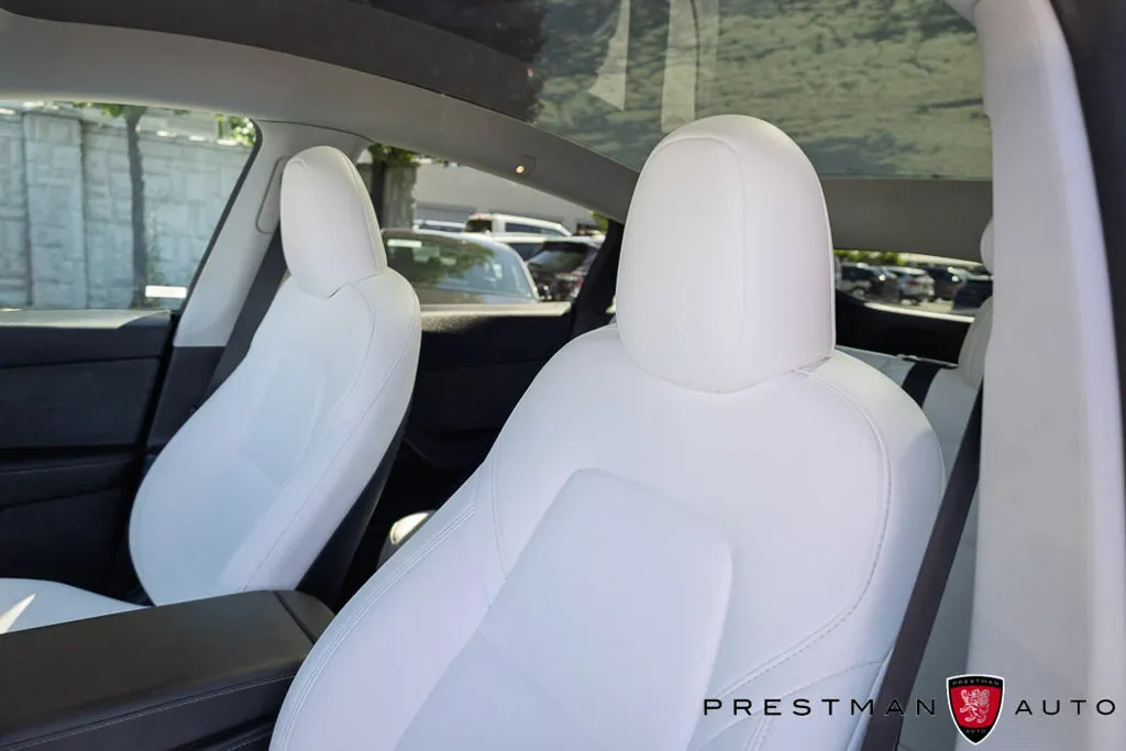 Tesla Model Y photo 25