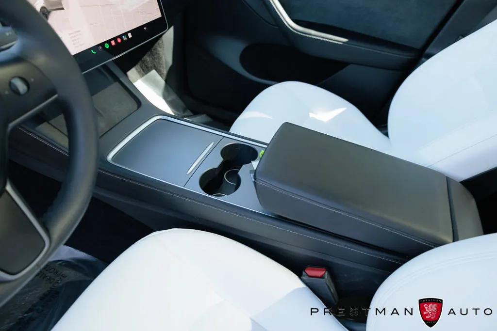 Tesla Model Y photo 32