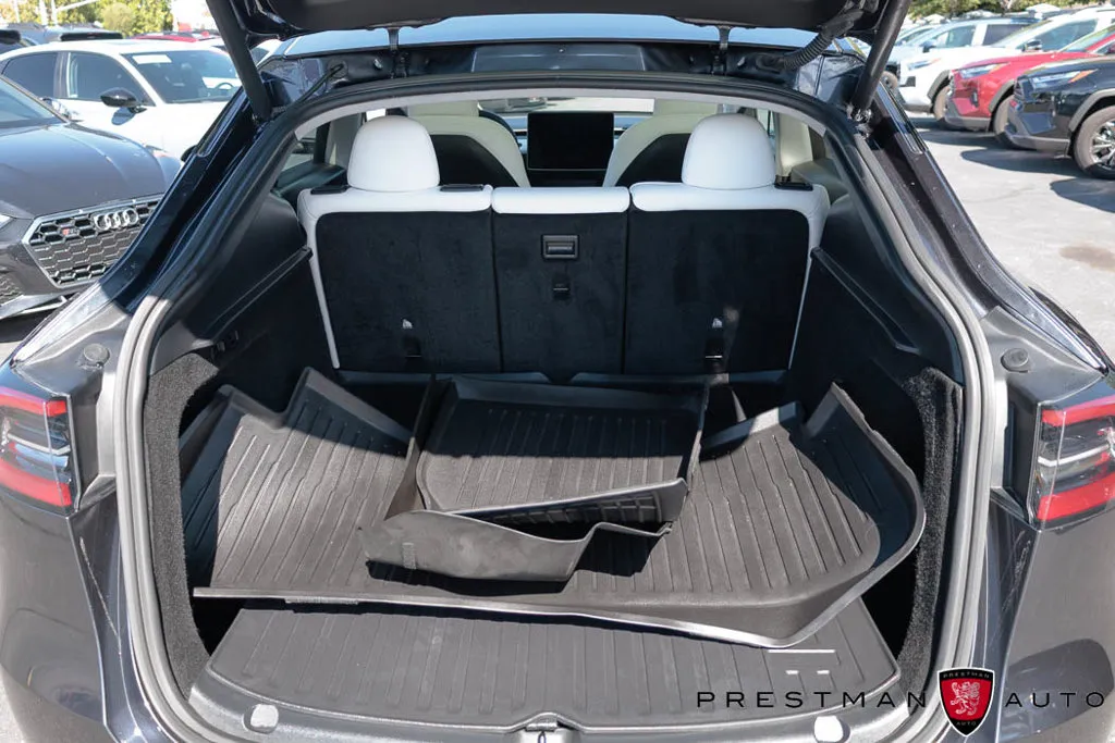 Tesla Model Y photo 36