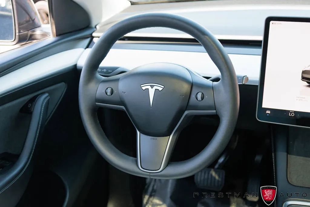 Tesla Model Y photo 34