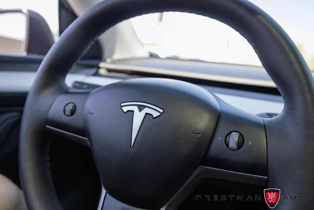 Tesla Model Y photo 26