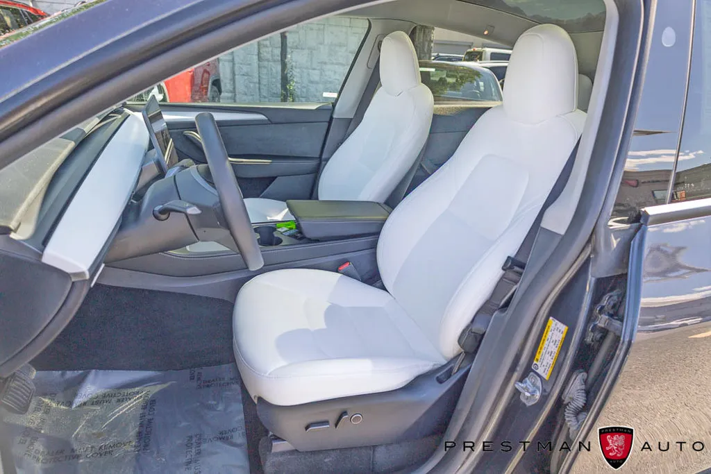 Tesla Model Y photo 21