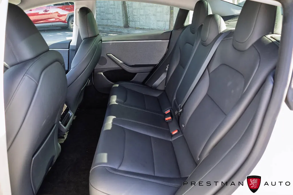 Tesla Model 3 photo 35