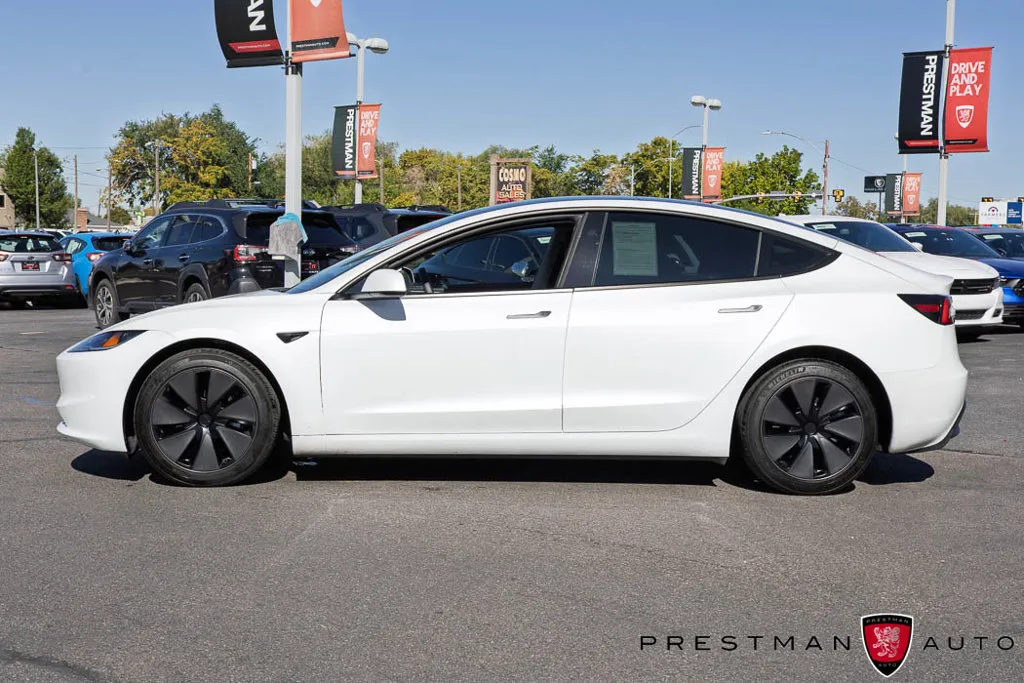 Tesla Model 3 photo 18