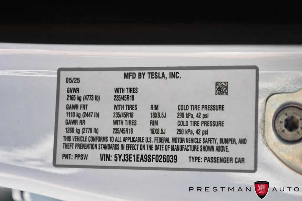 Tesla Model 3 photo 38