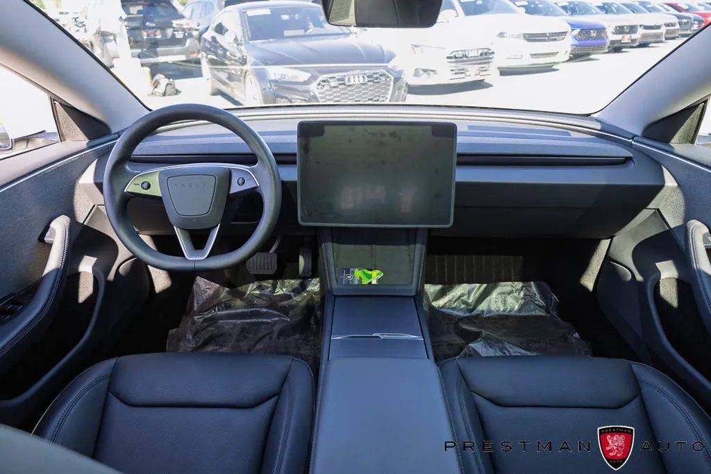 Tesla Model 3 photo 33