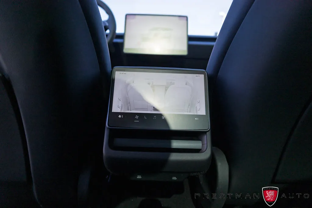 Tesla Model 3 photo 34