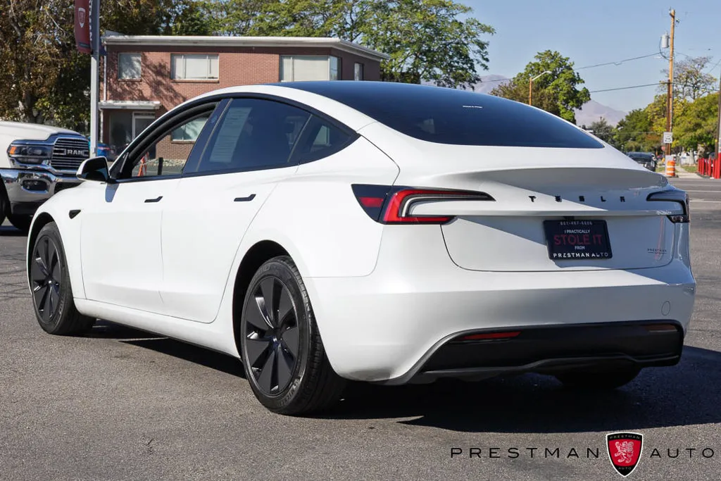Tesla Model 3 photo 19