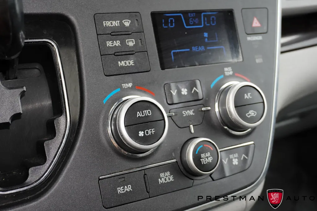 Toyota Sienna photo 33