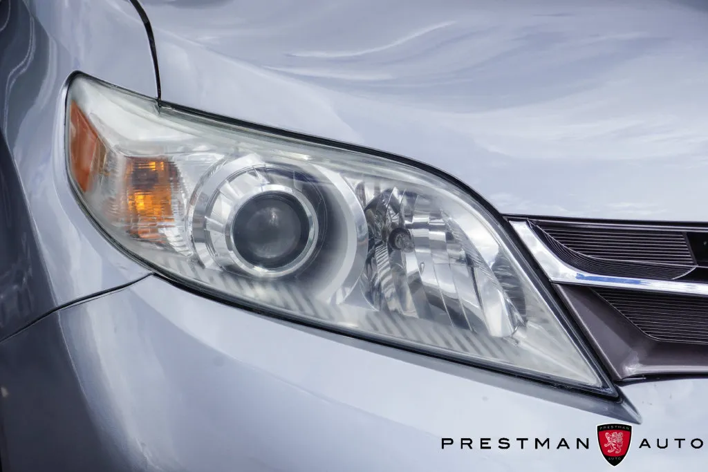 Toyota Sienna photo 13