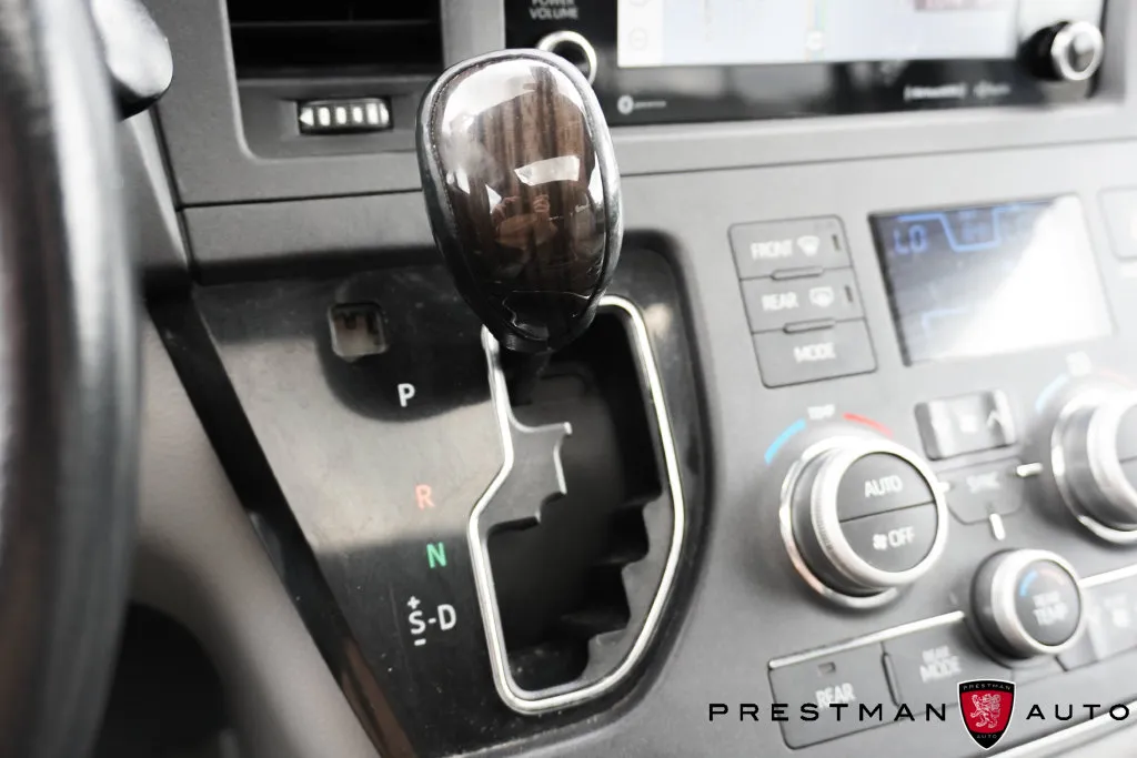Toyota Sienna photo 32